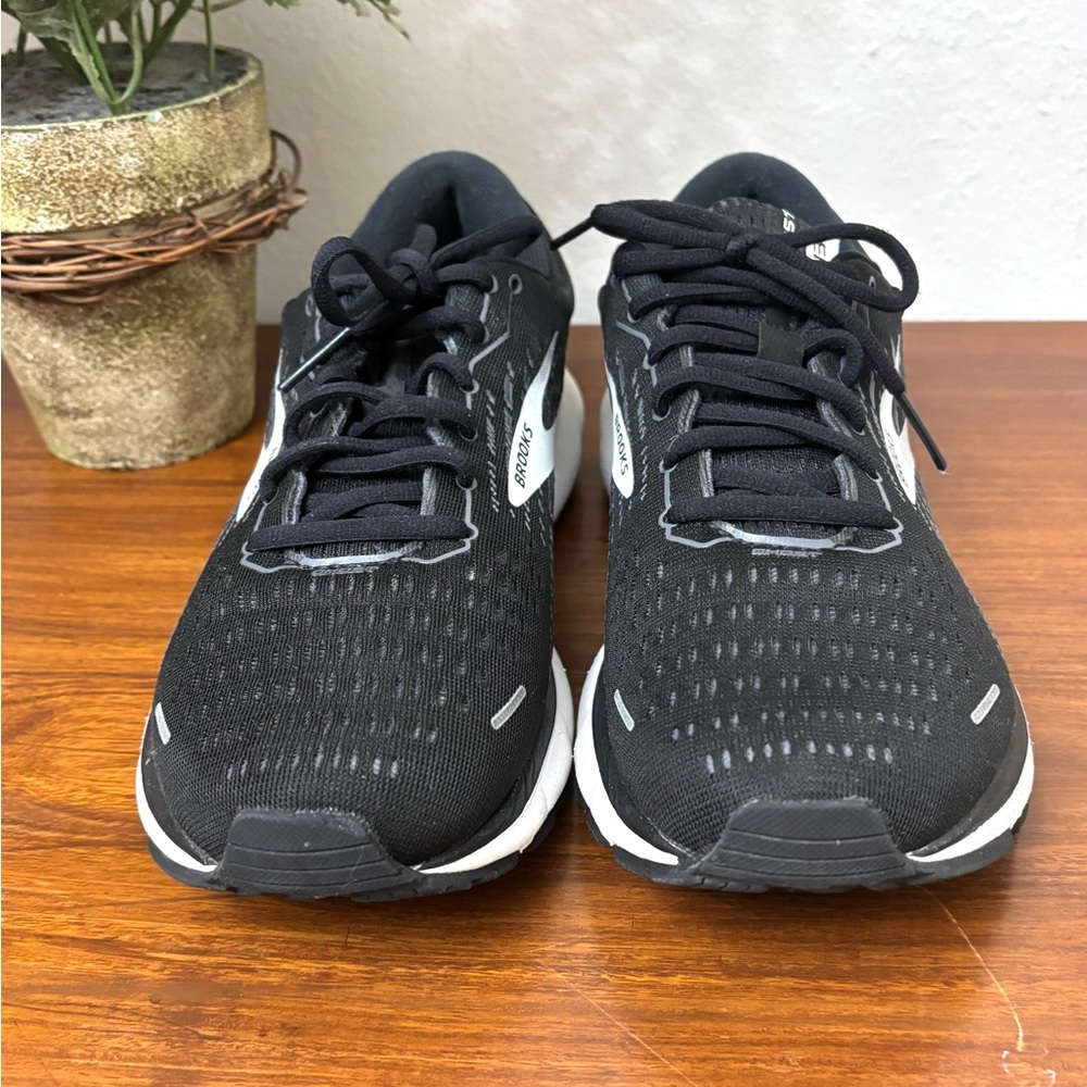 BROOKS WOMENS GHOST 13 RUNNING WALKING SHOES SIZE 9.5 BLACK WHITE ACTIVE GYM - Picture 3 of 11